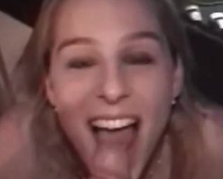 A mélytorok királynője cumizik